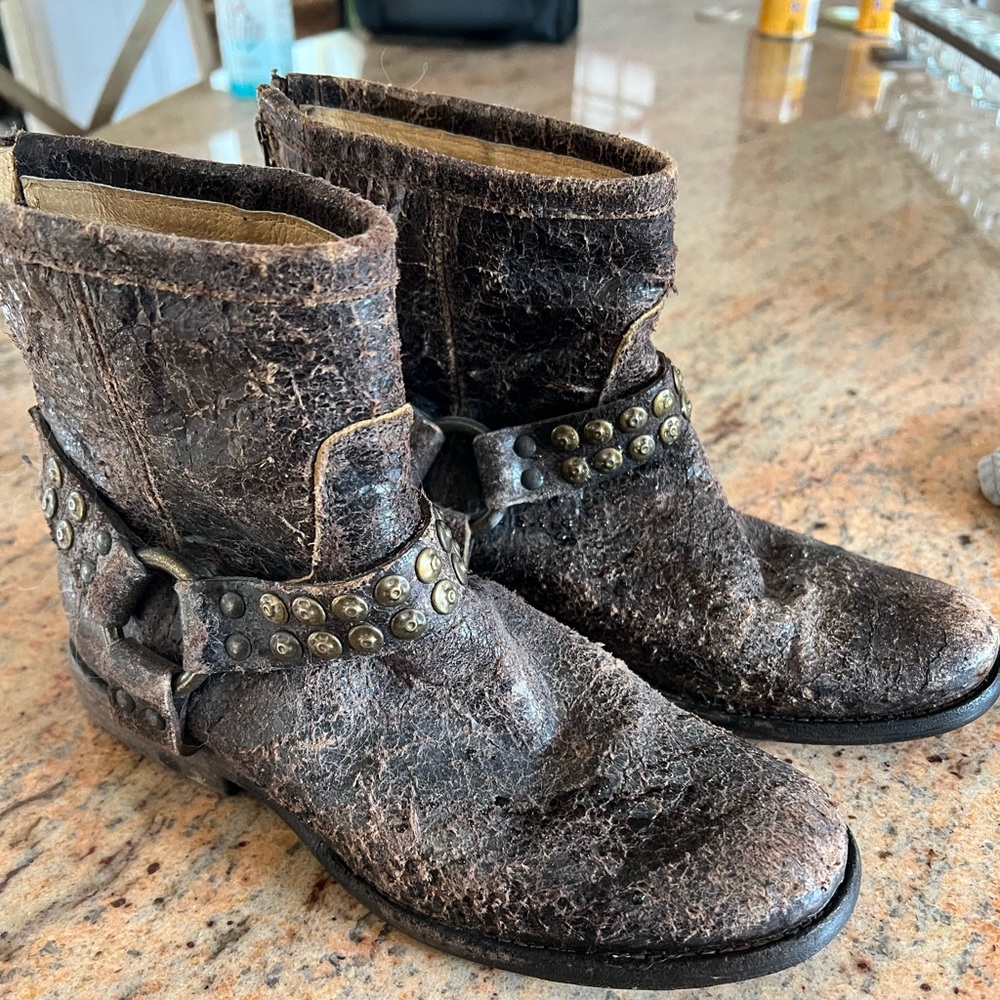 Women’s Frye Distressed Leather Booties - Size 7